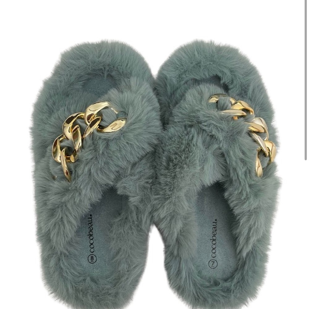 COCO BEAU Faux Fur Gold Accent slippers